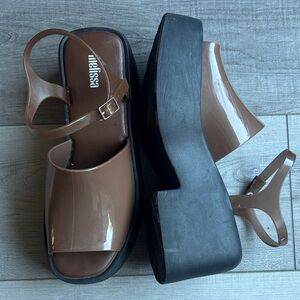 Melissa Pose Women's black and brown Platform Sandals